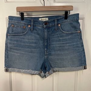 Gently Used High-Rise Denim Shorts in Medium Malden Wash 31